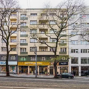 Helen U Namesti Miru Hostel Praga