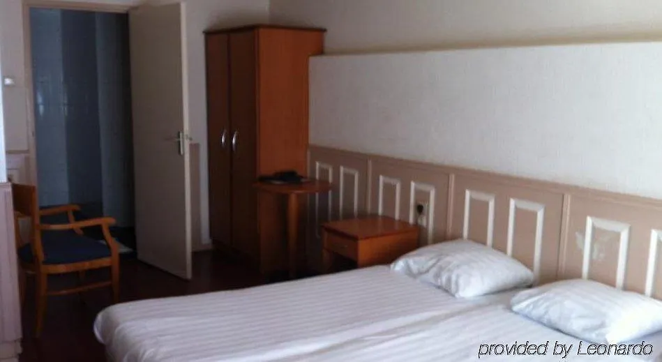 Delta Hotel City Center Amsterdam 3*,