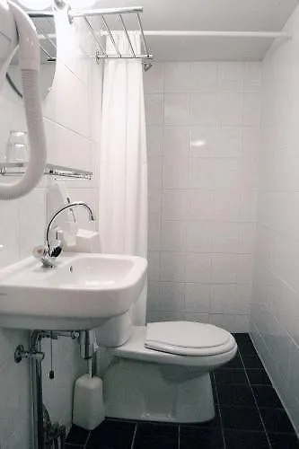 Delta Hotel City Center Amszterdam 3*,